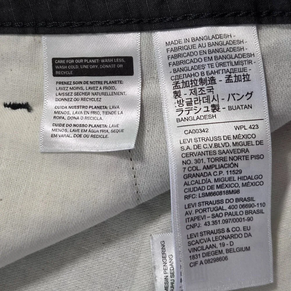 Levi’s Carrier Cargo 100% Cotton Shorts, Men’s Size 32, Dark Olive/Charcoal